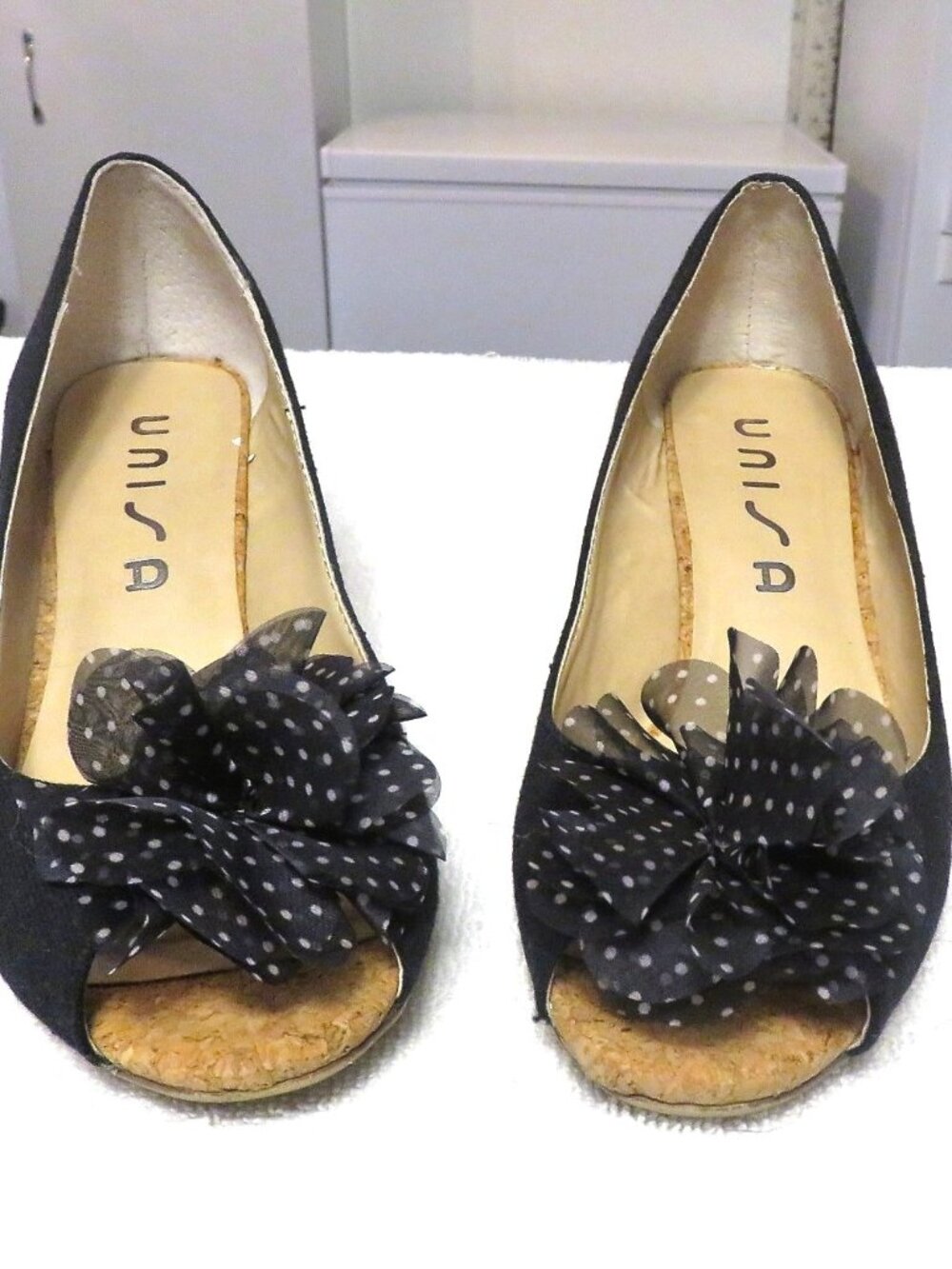 Unisa size 6.5 M Black Wedge Pumps